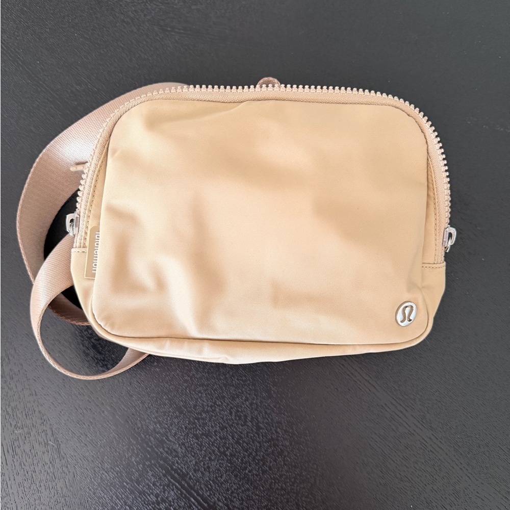 lululemon athletica Small Beige Everywhere Belt Bag